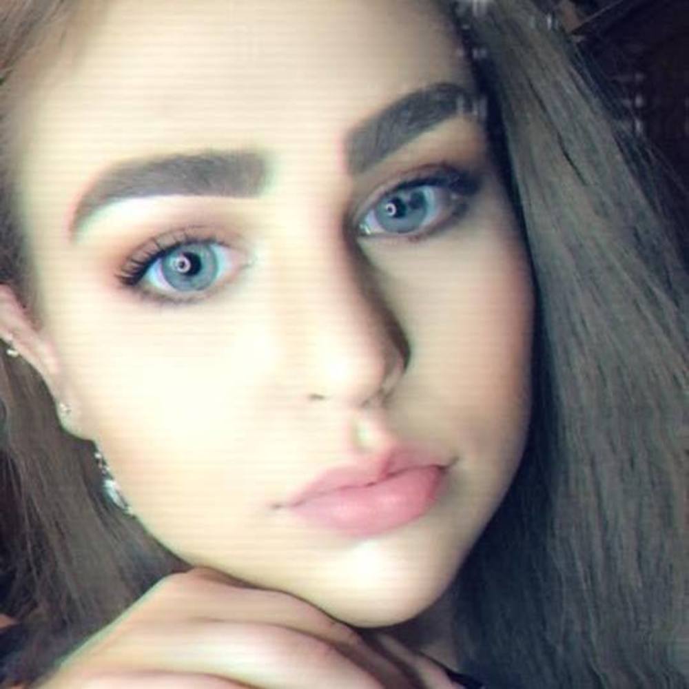Meet your Posher, Emiline